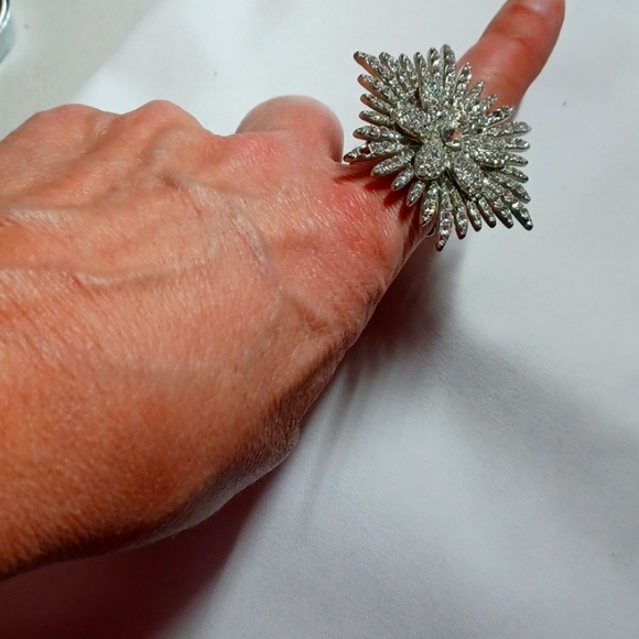 Rings elastic expanding back big and fun! - Picture 2 of 5